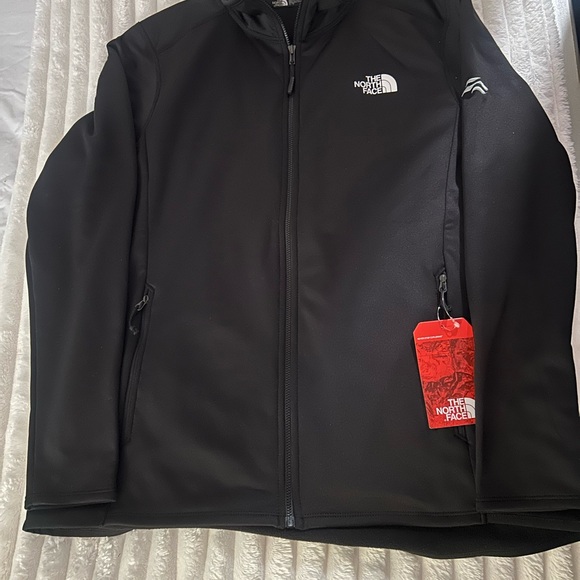 The North Face Men's Sleek Black Performance Jacket - Picture 1 of 5